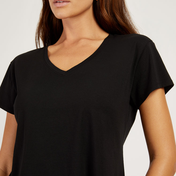 Women wearing Negro Cotton Relaxed V-Neck Tee