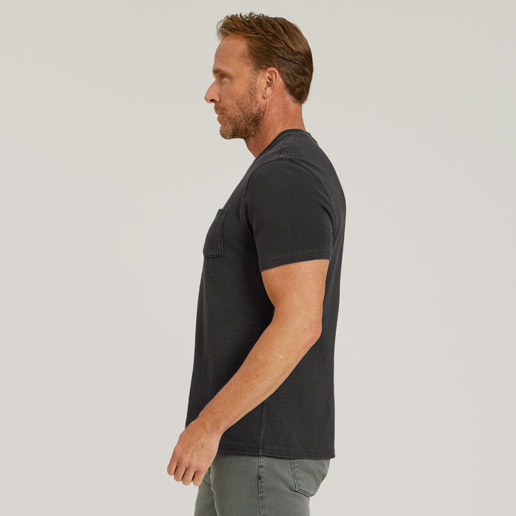 Men wearing Gris oscuro vintage Cotton Jersey One Pocket Tee