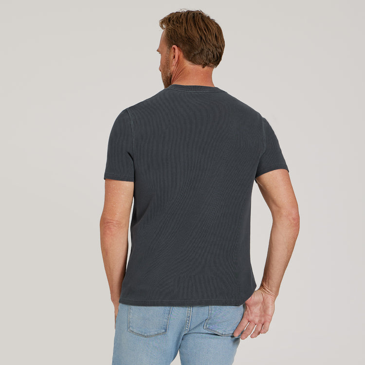 Men wearing Tinta azul vintage Cotton Jersey One Pocket Tee
