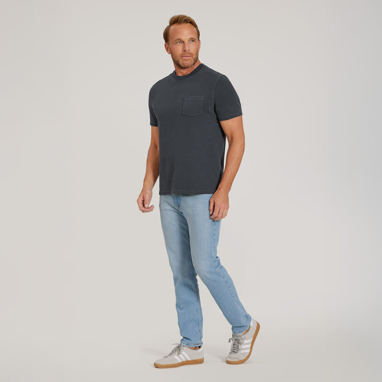 Men wearing Tinta azul vintage Cotton Jersey One Pocket Tee