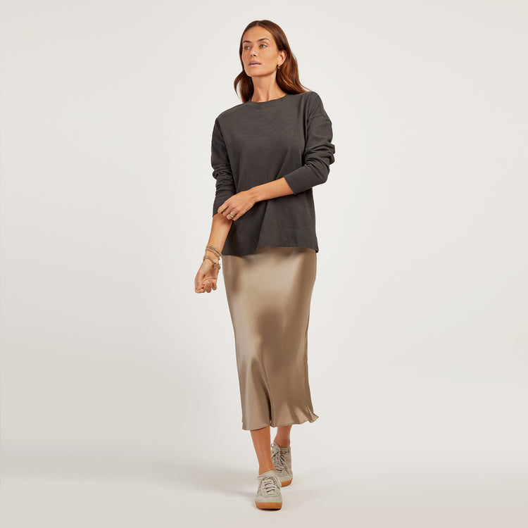 Women wearing Vintage Gray Cotton Jersey Oversized Long Sleeve Tee