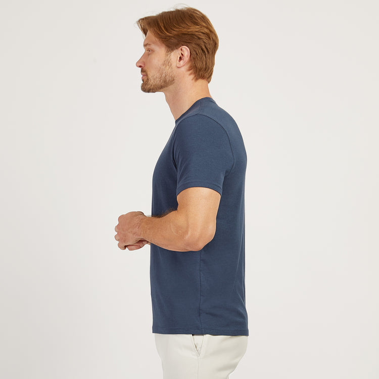 Men wearing Azul Grafito Luxe Stretch Tee