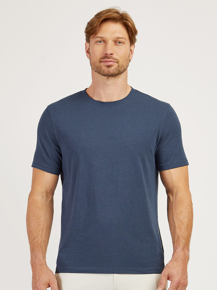 Men wearing Azul Grafito Luxe Stretch Tee