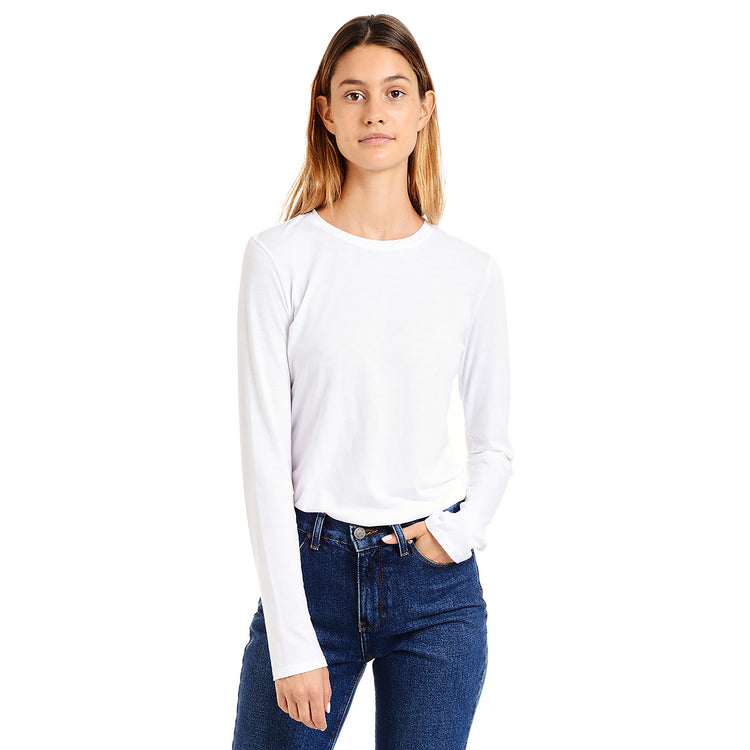 Women wearing 1 blanc/2 noirs Long Sleeve Crew Tee Marcy 3-Pack