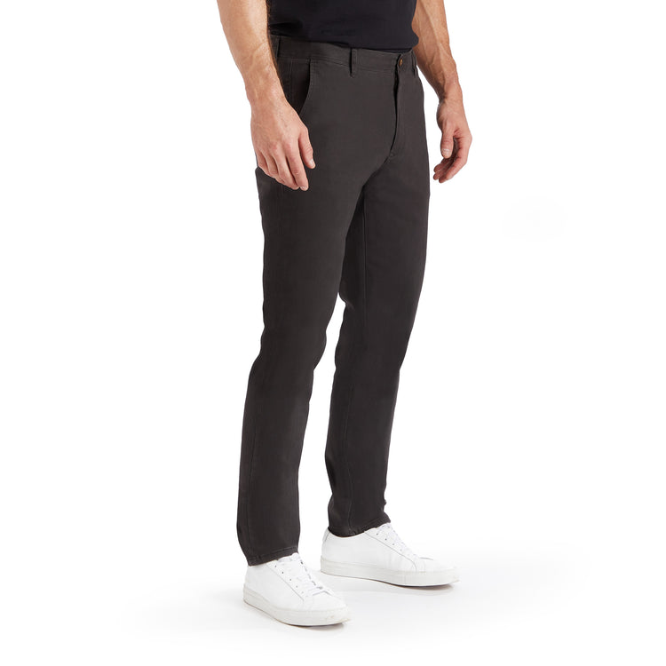 Men wearing Gris foncé Everyday Comfort Slim Chino Pants