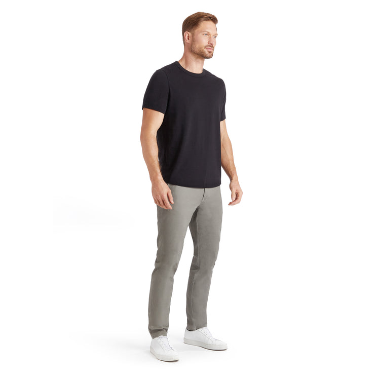 Men wearing Gris claro Everyday Comfort Slim Chino Pants