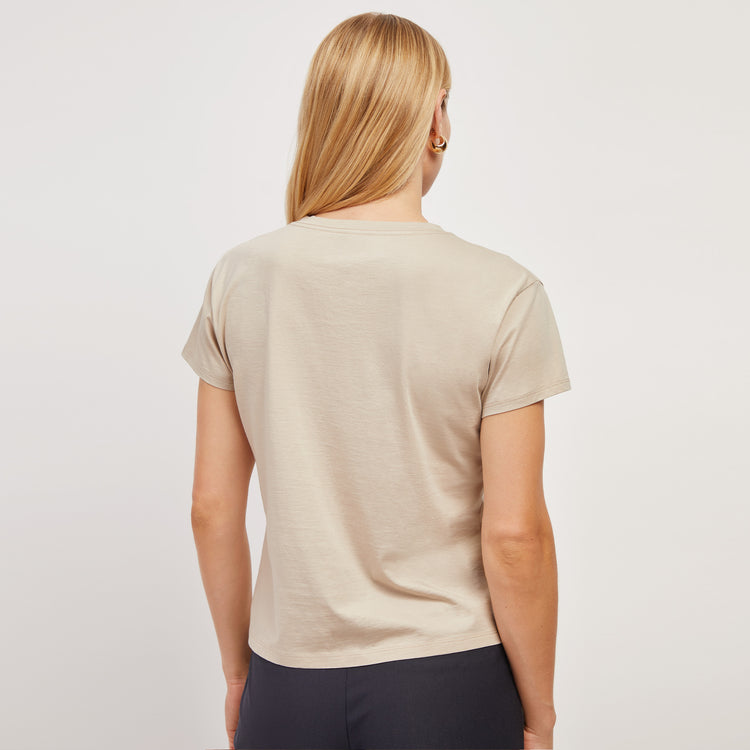 Women wearing Oat Everyday Cotton Relaxed V-Neck Tee
