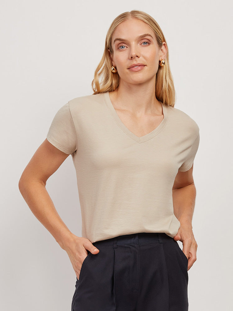 Women wearing Oat Everyday Cotton Relaxed V-Neck Tee