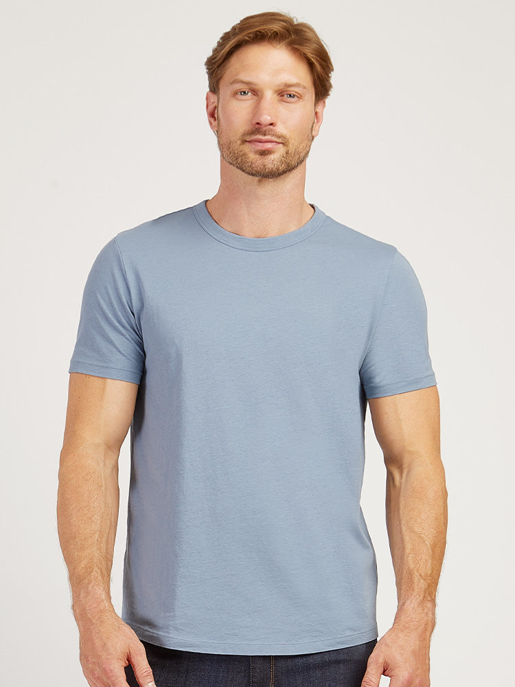 Men wearing White Curved Hem Driggs Tee