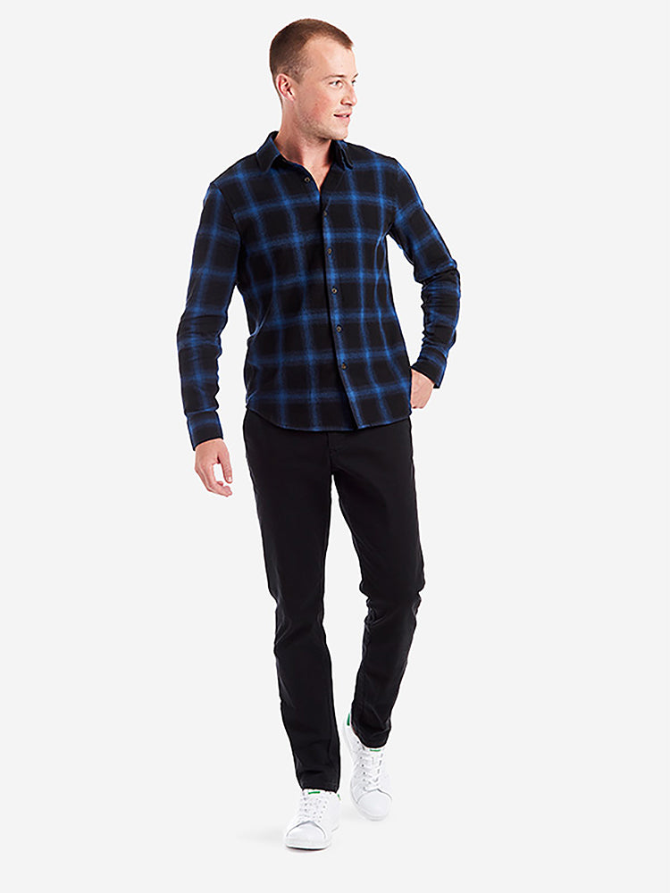Men wearing Black Everyday Comfort Slim Chino Pants