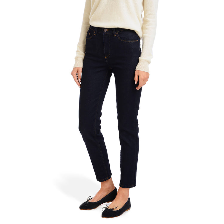 Women wearing Bleu Foncé High Rise Mom Oliver Jeans