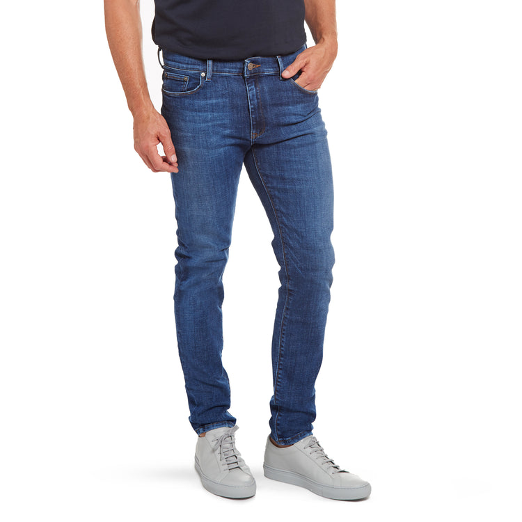 Men wearing Azul medio/claro Skinny Wooster Jeans