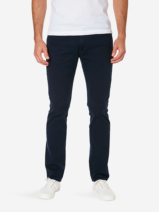 Men wearing Azul marino Slim Mercer Jeans
