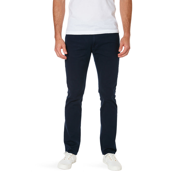 Men wearing Azul marino Slim Mercer Jeans