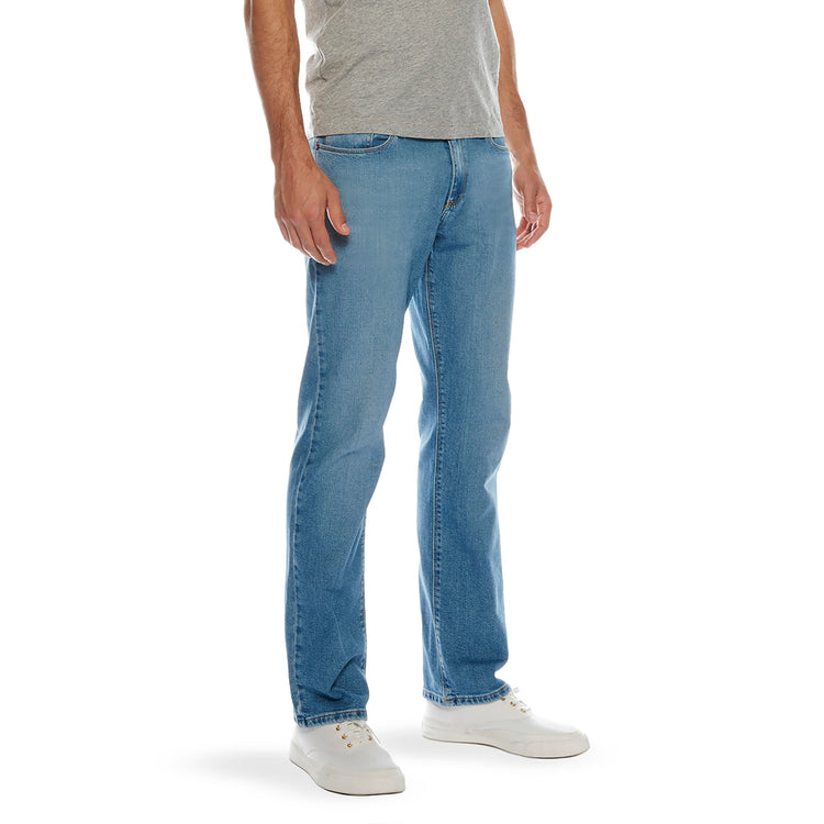 Men wearing Azul claro Straight Benson Jeans