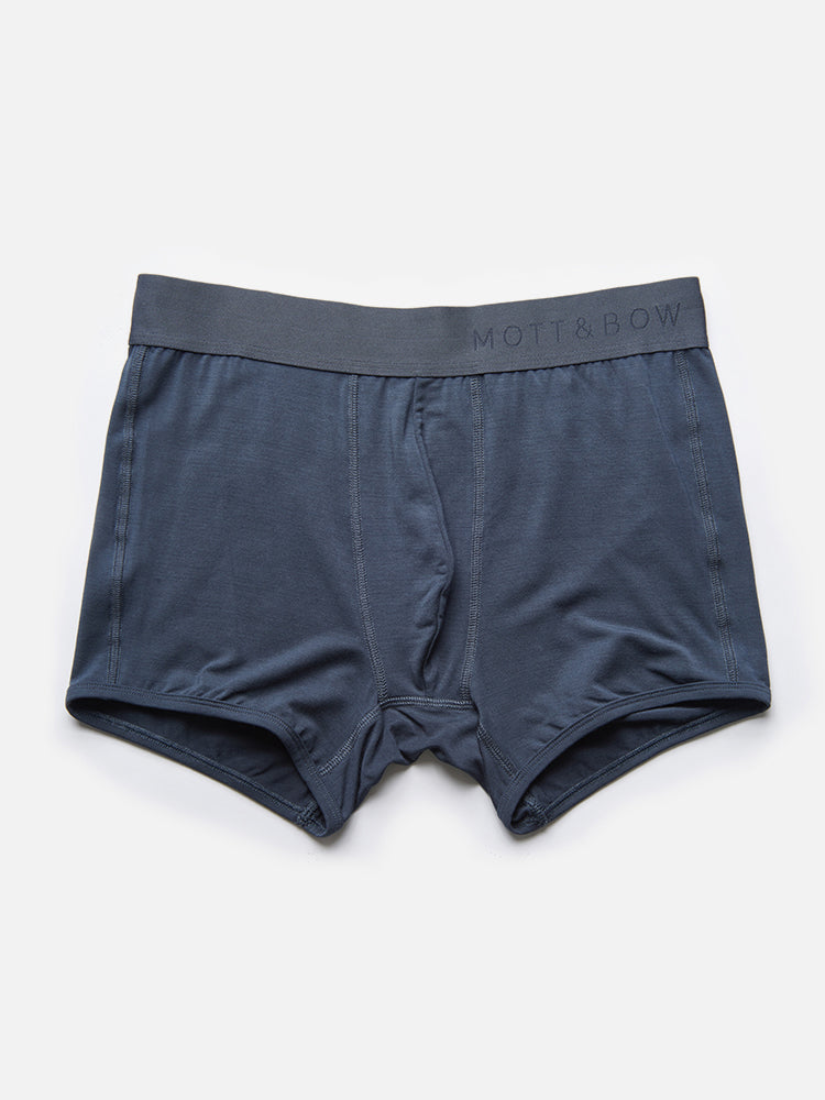 Men wearing Steel Gray Second Skin Trunk