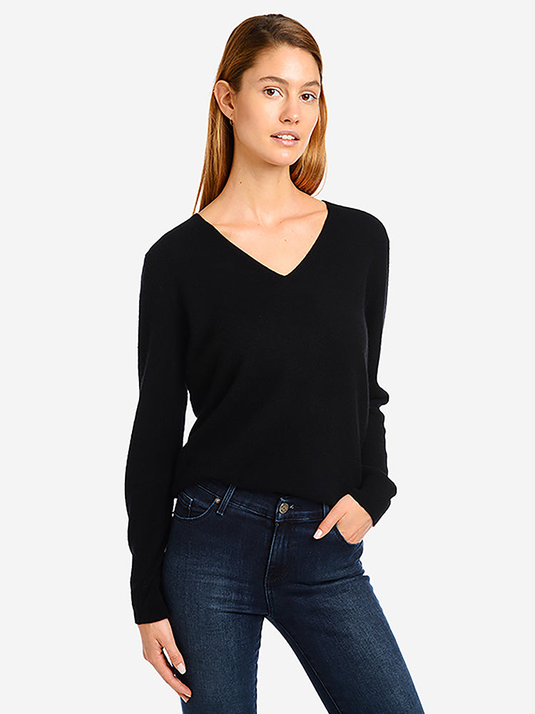 Women wearing Negro Cashmere V-Neck Willow Sweater