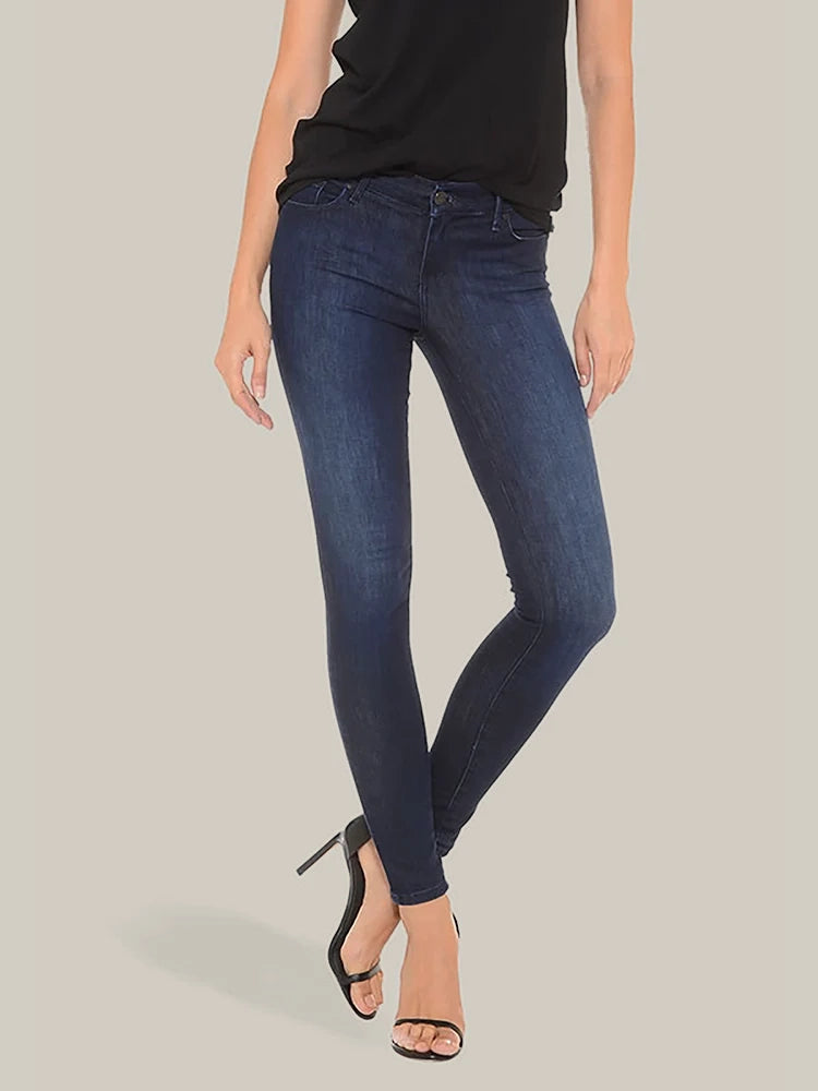 Women wearing Bleu  Médium/Foncé Grove Mid Rise Skinny Jeans