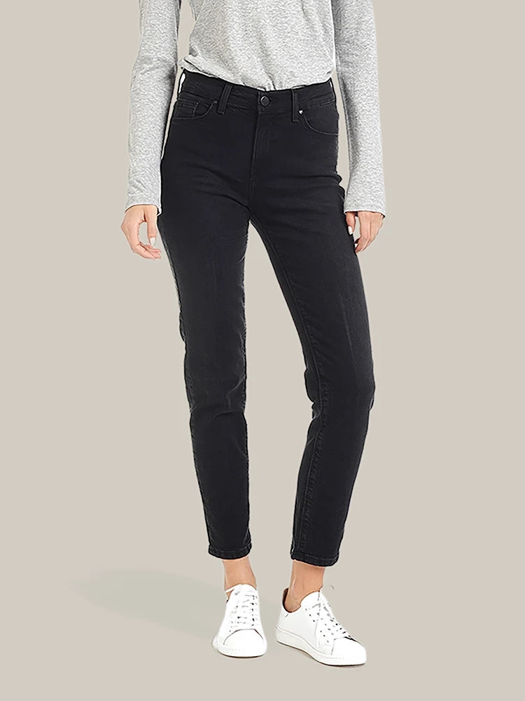 Women wearing Noir délavé Allen High Rise Slim Mom Jeans
