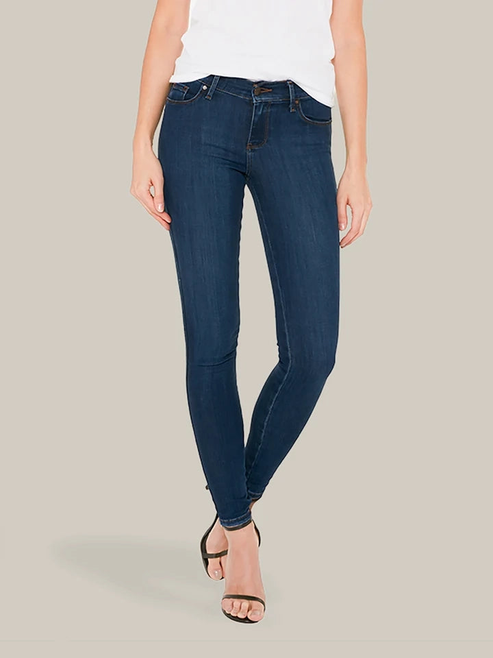 Women wearing Azul medio Mid Rise Skinny Jane Jeans