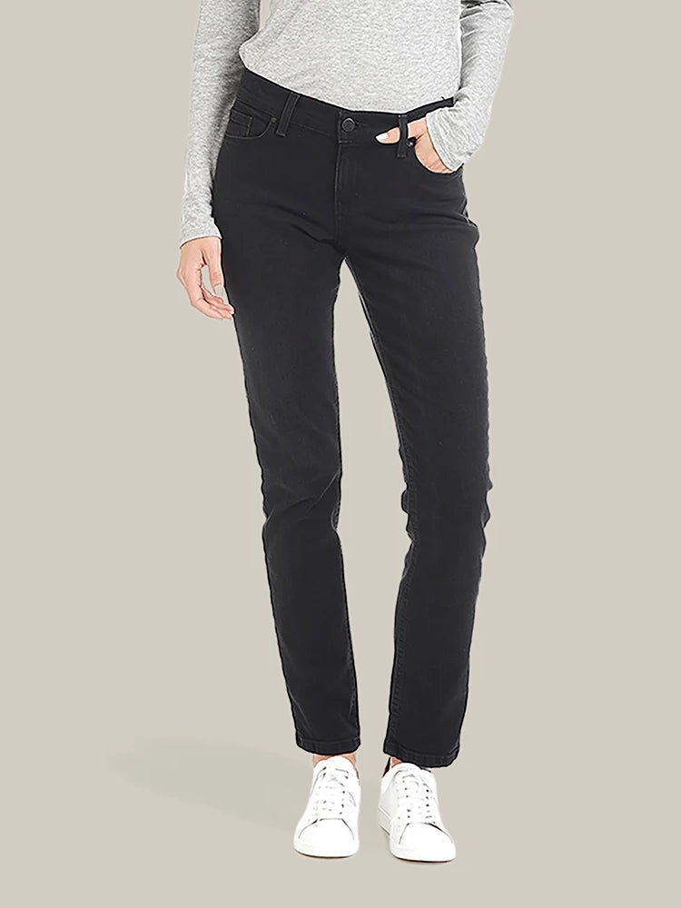 Women wearing Negro lavado Allen Mid Rise Slim Straight Jeans