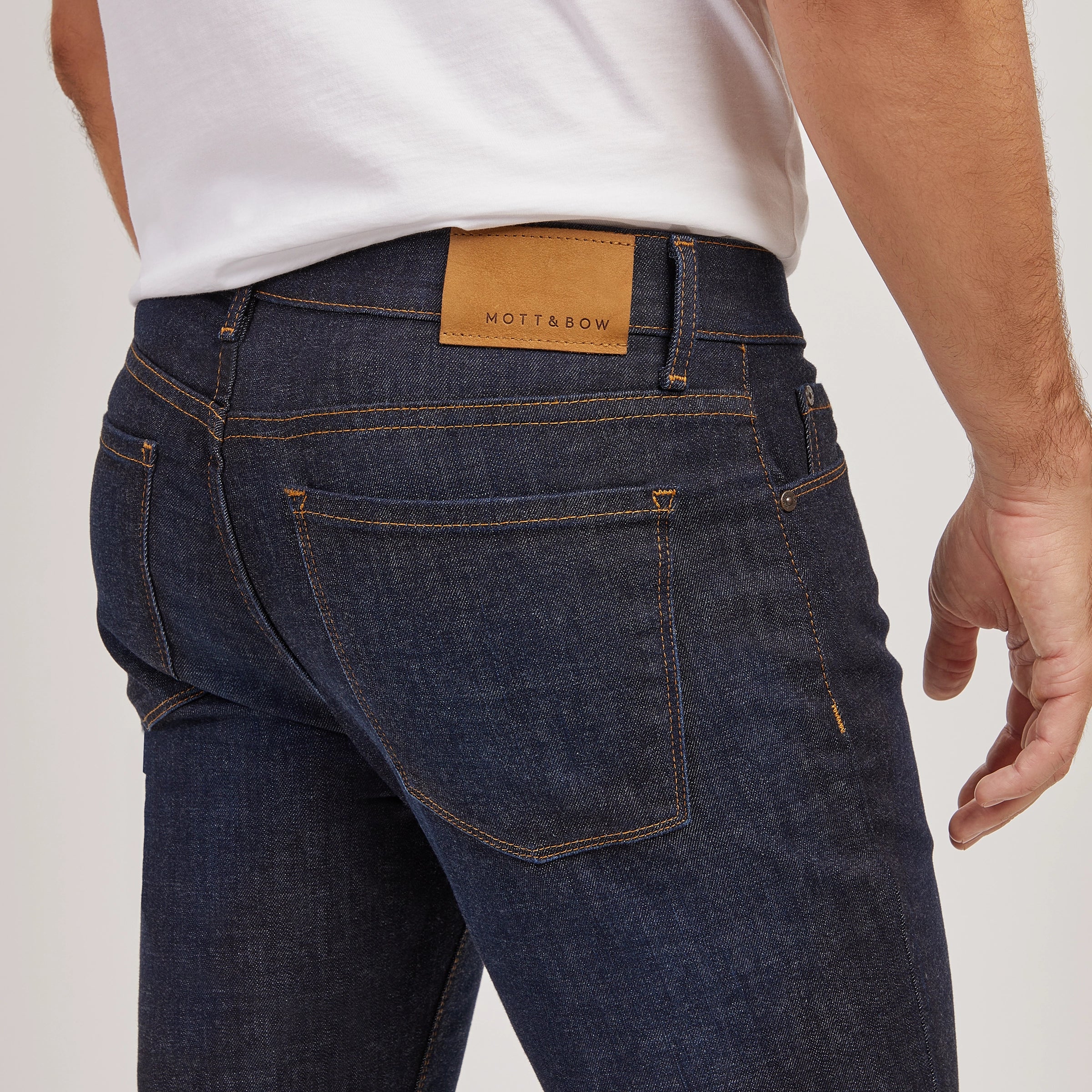 Men wearing Bleu Foncé All Blue Jeans jeans