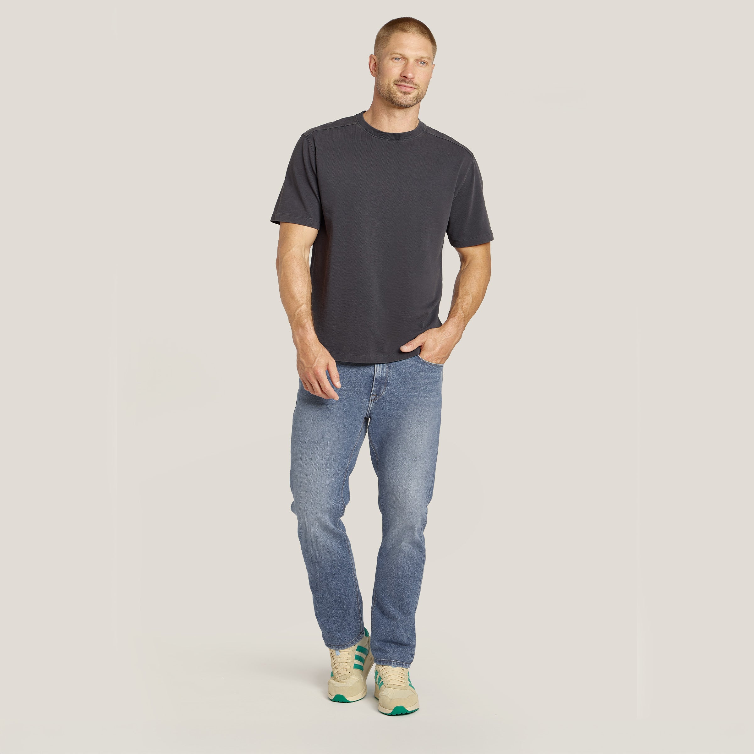 Men wearing Vintage Blue All Blue Jeans jeans