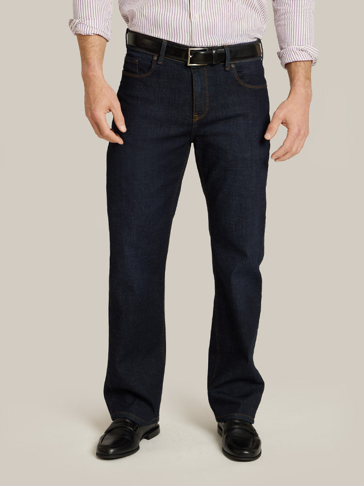 Men wearing Azul oscuro Straight Crosby Jeans
