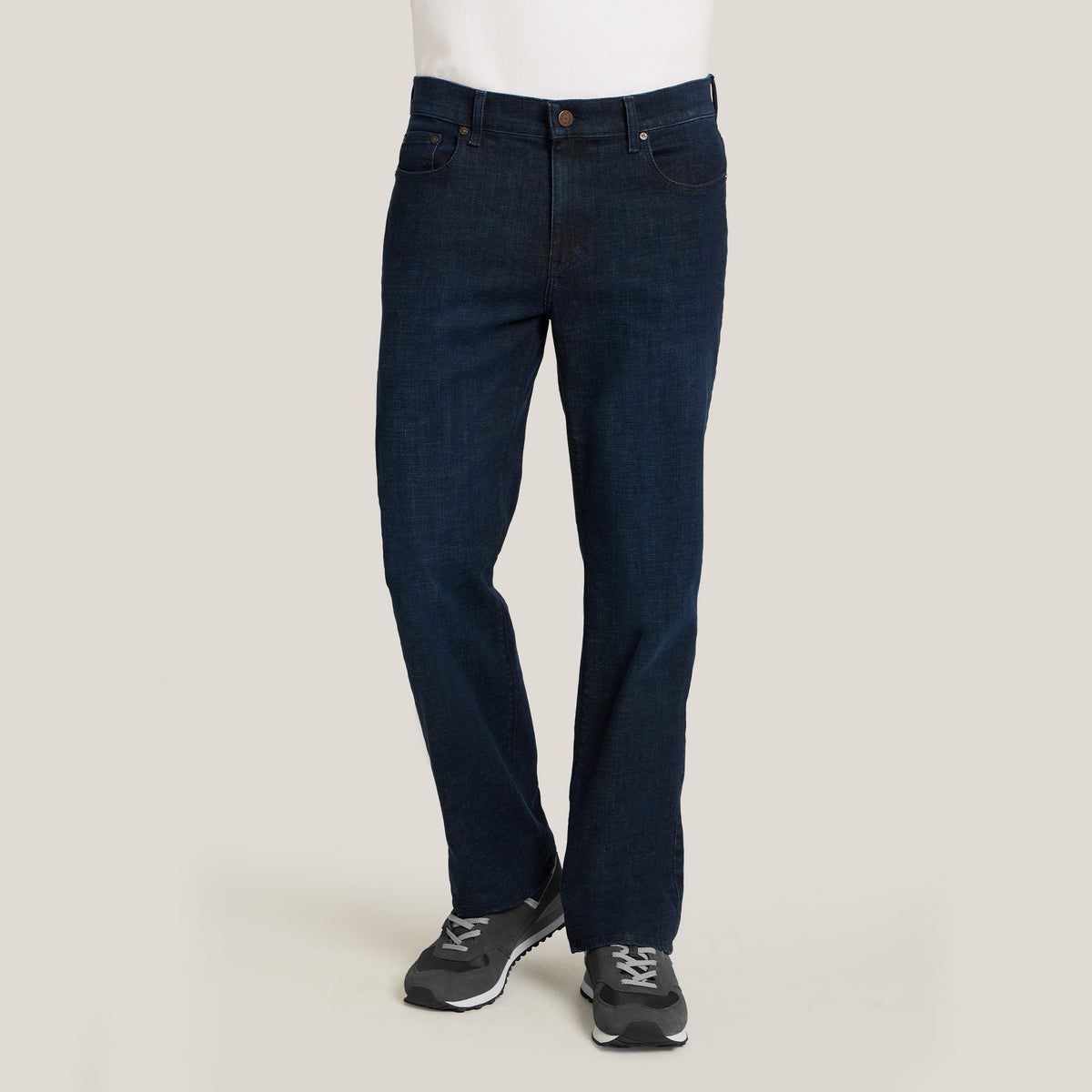 Men wearing Bleu  Médium/Foncé Straight Crosby Jeans