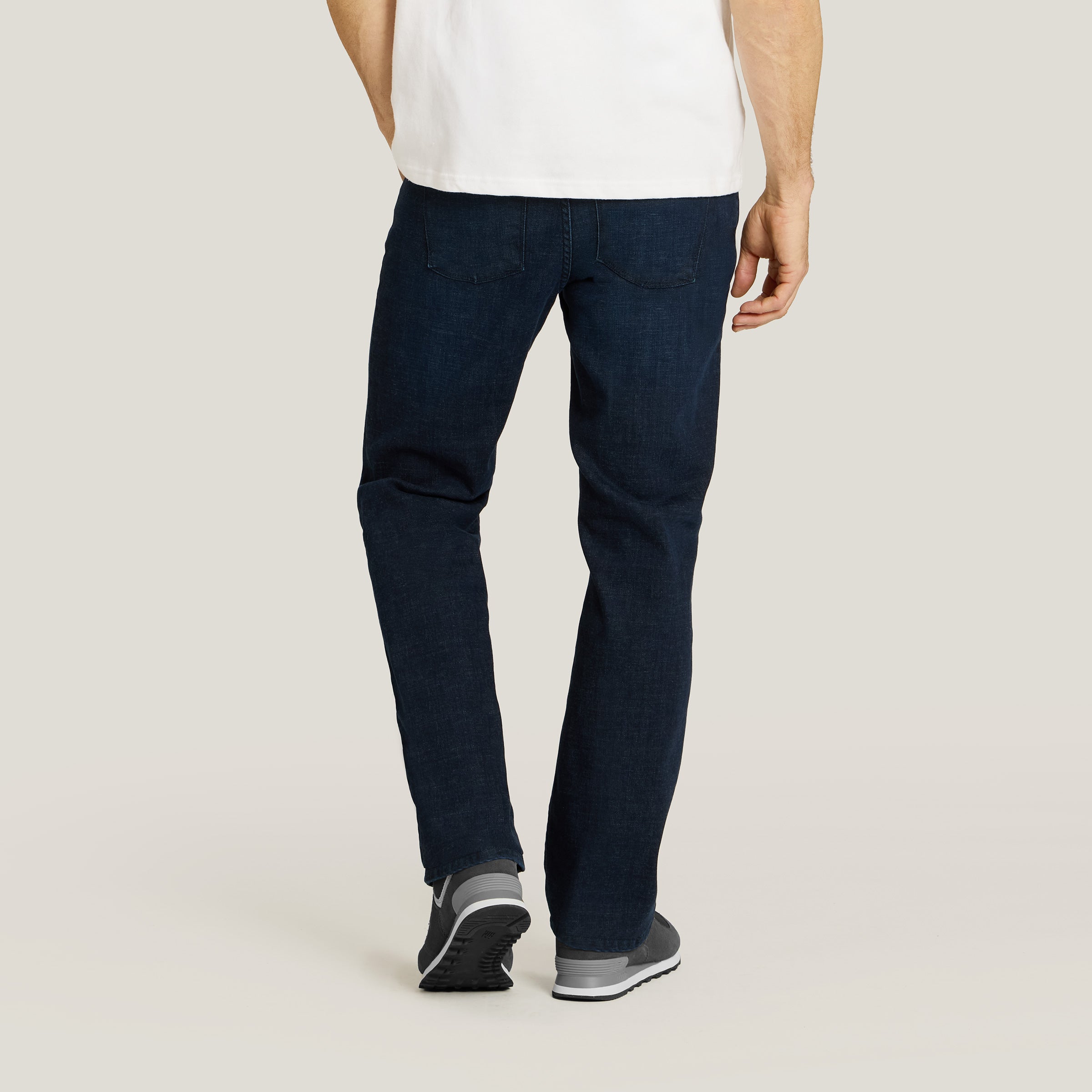 Men wearing Azul oscuro/medio The Straight Blue Jeans Edit jeans