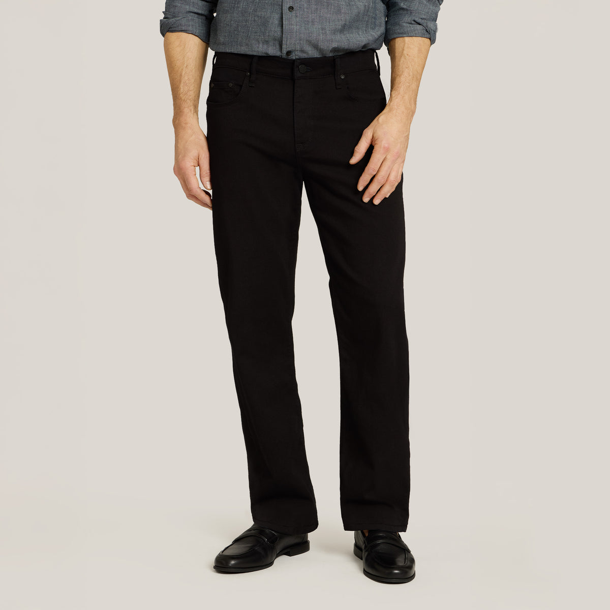 Men wearing Noir Straight Jay Jeans
