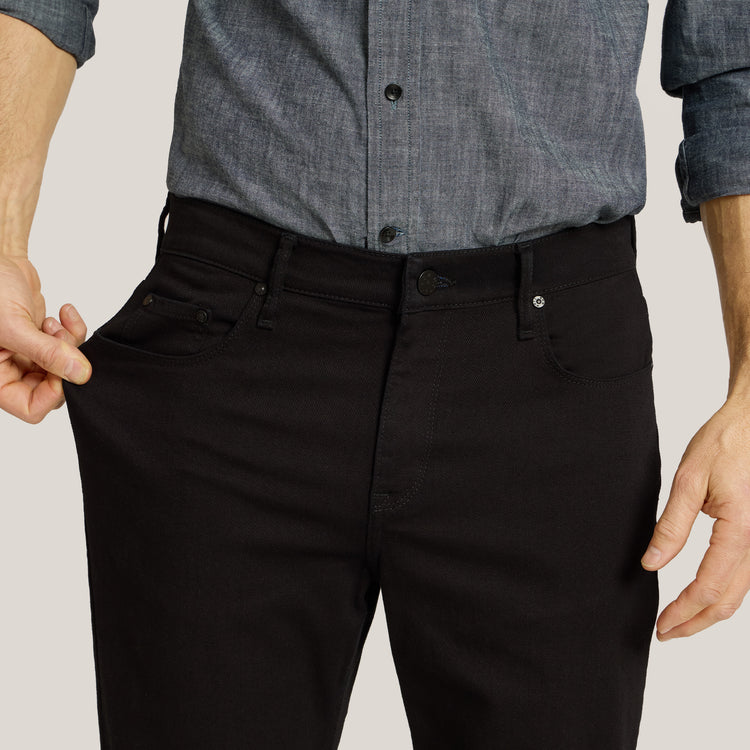 Men wearing Noir Straight Jay Jeans