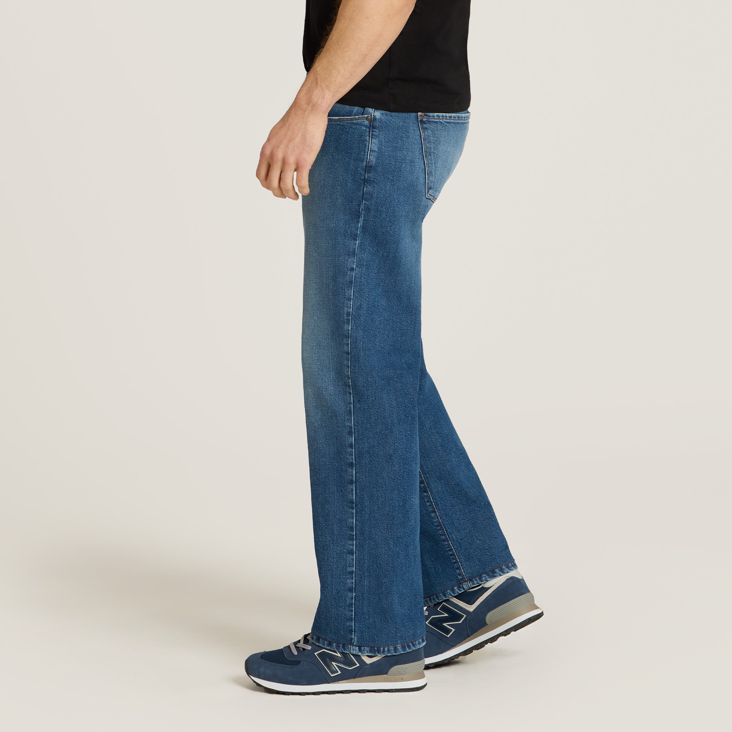 Men wearing Light/Medium Blue The Straight Blue Jeans Edit jeans