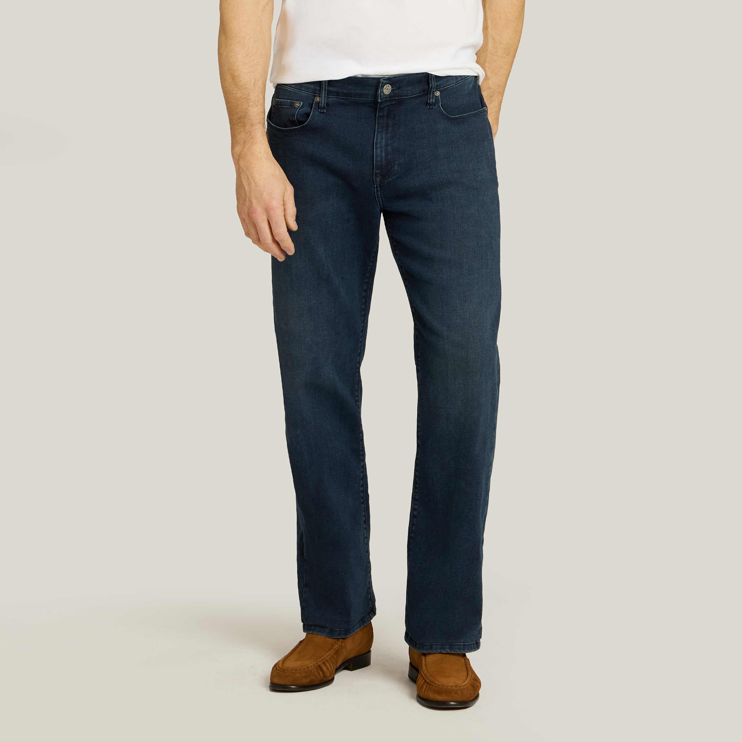 Men wearing Bleu  Médium/Foncé Straight Staple Jeans