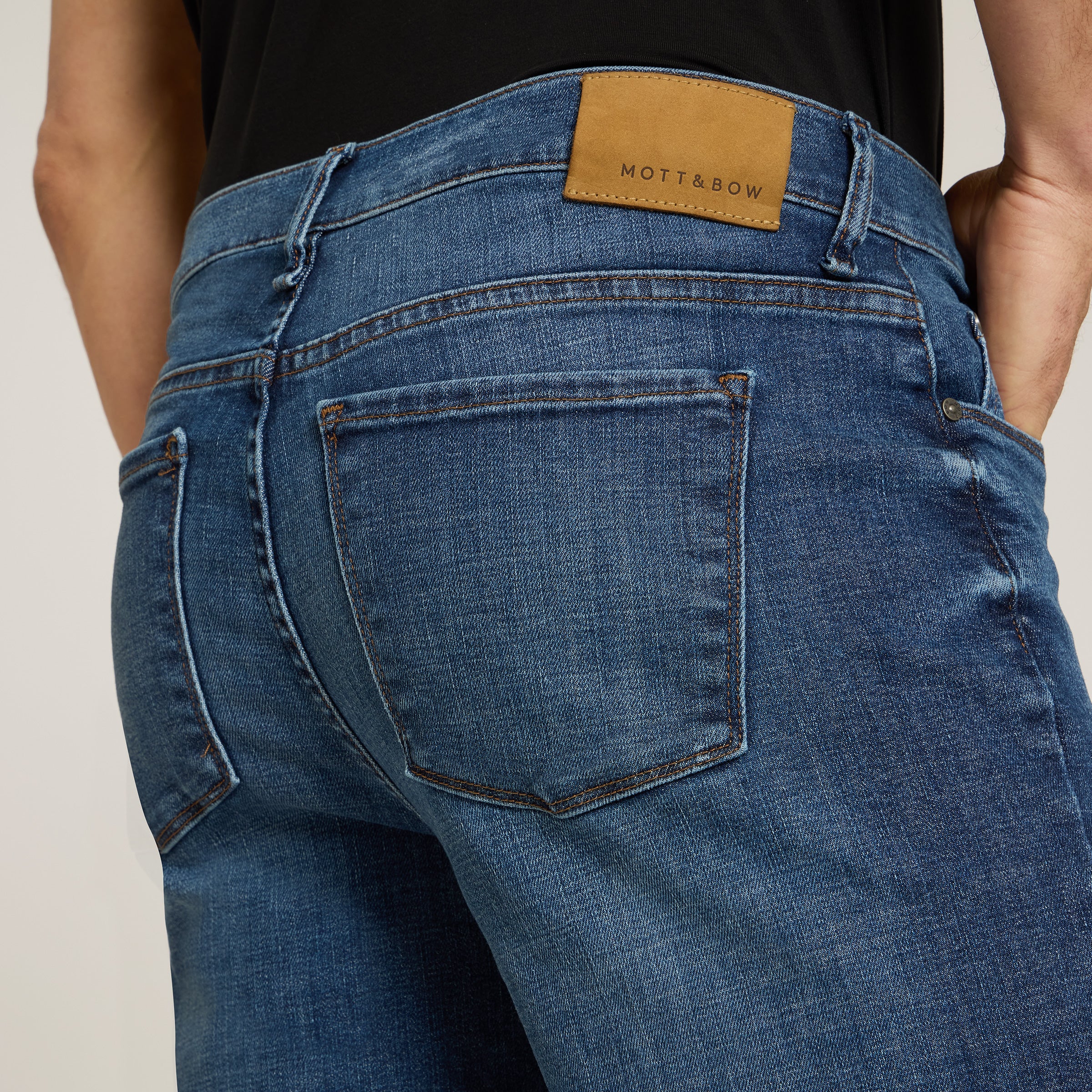 Men wearing Azul medio/claro Straight Wooster Jeans